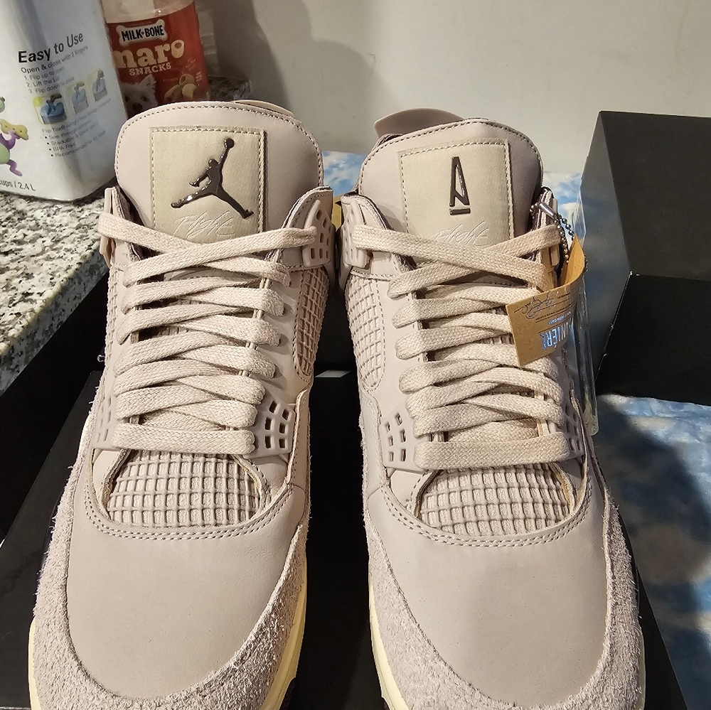 Jordan 4 a ma maniere ds men size 10 - Picture 3 of 5